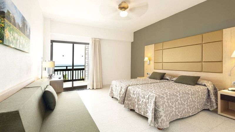 Hotel Talayot Cala'N Blanes  Esterno foto