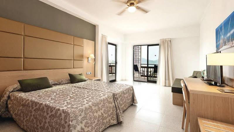 Hotel Talayot Cala'N Blanes  Esterno foto